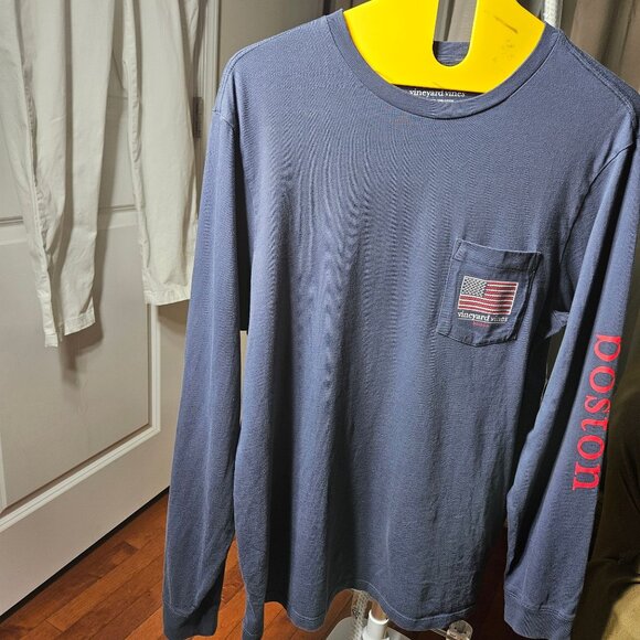 Vineyard Vines Other - Vineyard Vines Men's Long Sleeve Pocket Tee Boston Flag Graphic Size M Navy Blue